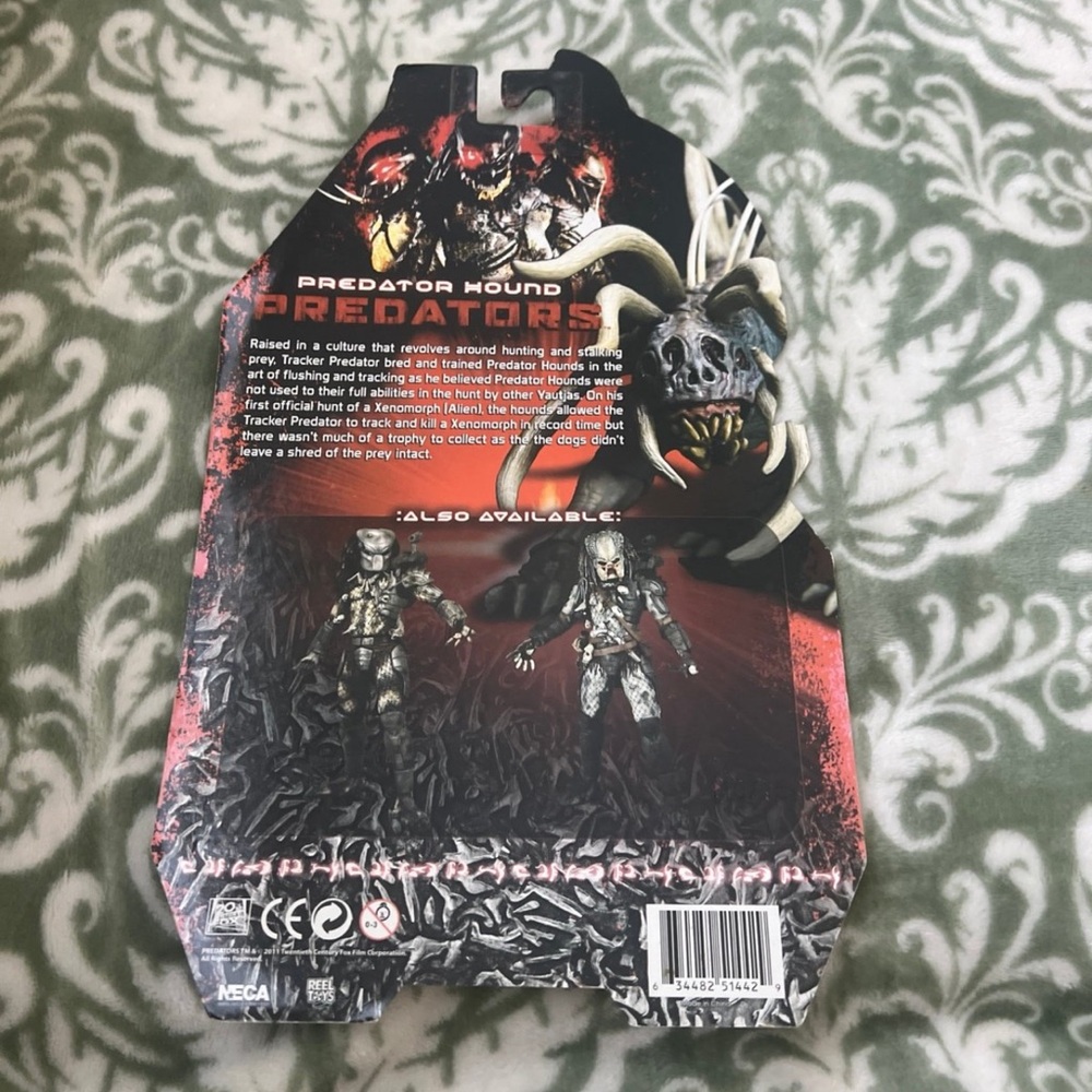 NECA Predators Predator Hound Action Figure Sr 3 Cardboard Backing No figure